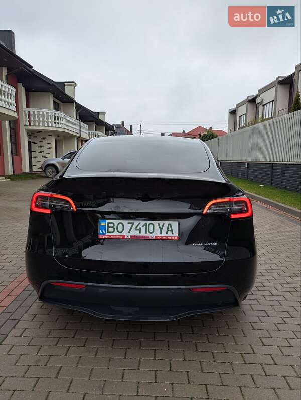 Внедорожник / Кроссовер Tesla Model Y 2024 в Тернополе