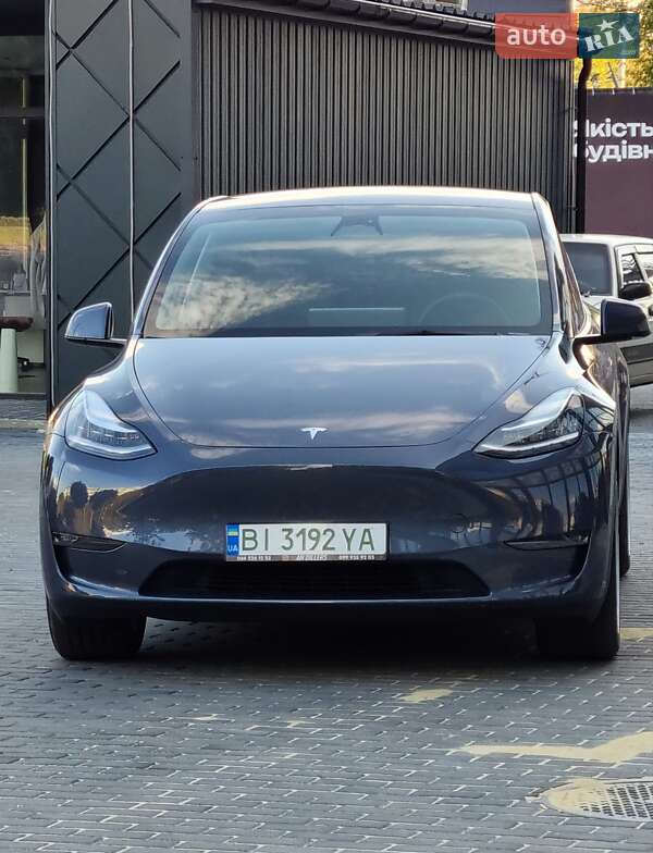 Позашляховик / Кросовер Tesla Model Y 2023 в Полтаві