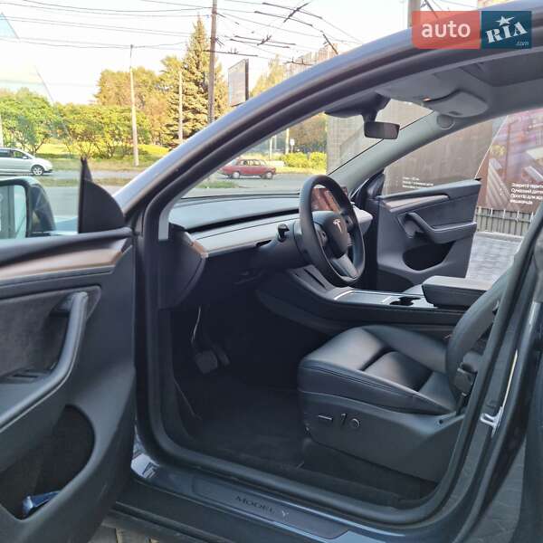 Позашляховик / Кросовер Tesla Model Y 2023 в Полтаві