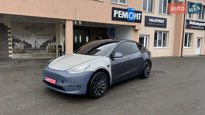 Внедорожник / Кроссовер Tesla Model Y 2021 в Луцке