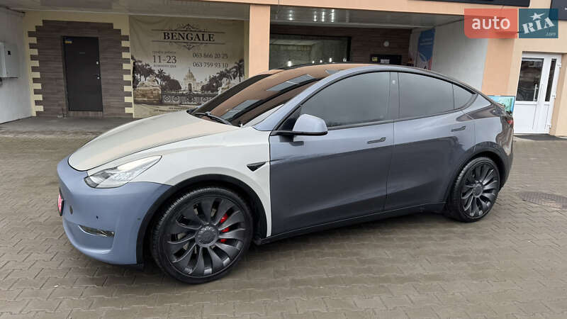 Внедорожник / Кроссовер Tesla Model Y 2021 в Луцке