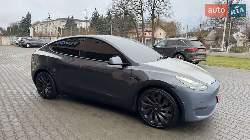 Внедорожник / Кроссовер Tesla Model Y 2021 в Луцке