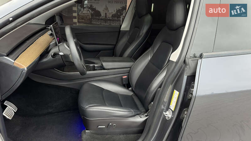 Внедорожник / Кроссовер Tesla Model Y 2021 в Луцке