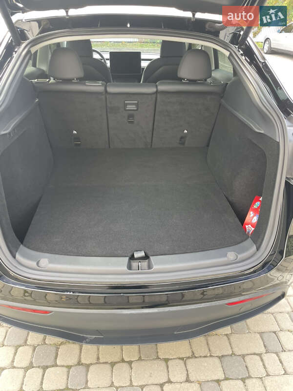 Внедорожник / Кроссовер Tesla Model Y 2022 в Ивано-Франковске