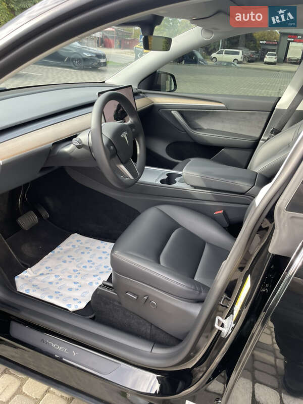 Внедорожник / Кроссовер Tesla Model Y 2022 в Ивано-Франковске