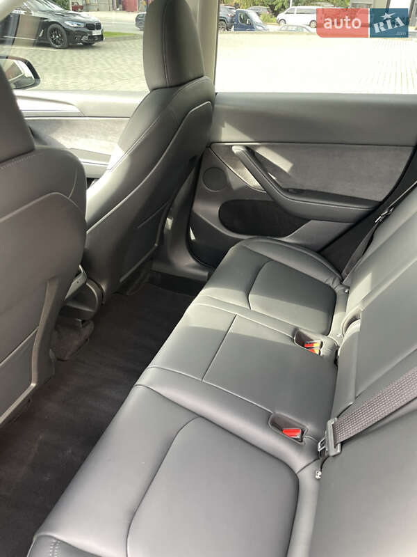 Внедорожник / Кроссовер Tesla Model Y 2022 в Ивано-Франковске