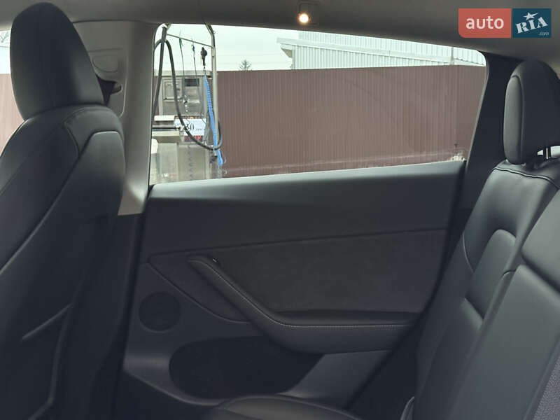 Внедорожник / Кроссовер Tesla Model Y 2023 в Тернополе