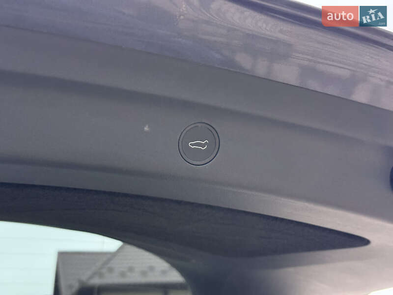 Внедорожник / Кроссовер Tesla Model Y 2023 в Тернополе