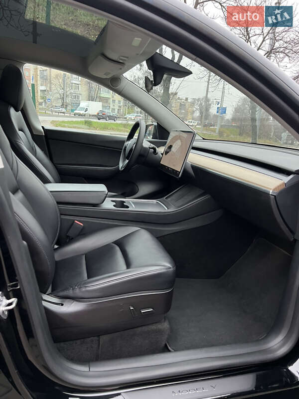 Внедорожник / Кроссовер Tesla Model Y 2022 в Киеве