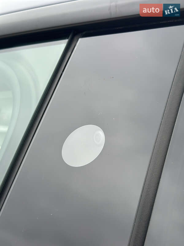 Внедорожник / Кроссовер Tesla Model Y 2023 в Ровно