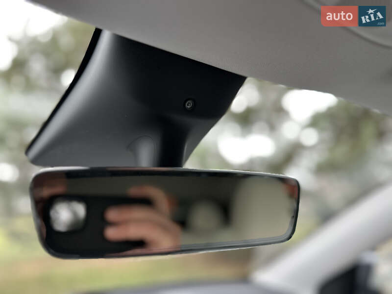 Внедорожник / Кроссовер Tesla Model Y 2023 в Ровно