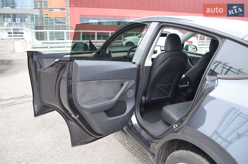 Позашляховик / Кросовер Tesla Model Y 2024 в Дніпрі фото 14 Позашляховик / Кросовер Tesla Model Y 2024 в Дніпрі