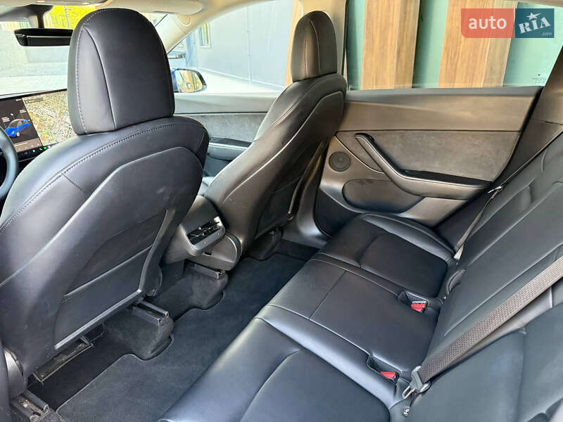 Внедорожник / Кроссовер Tesla Model Y 2021 в Луцке