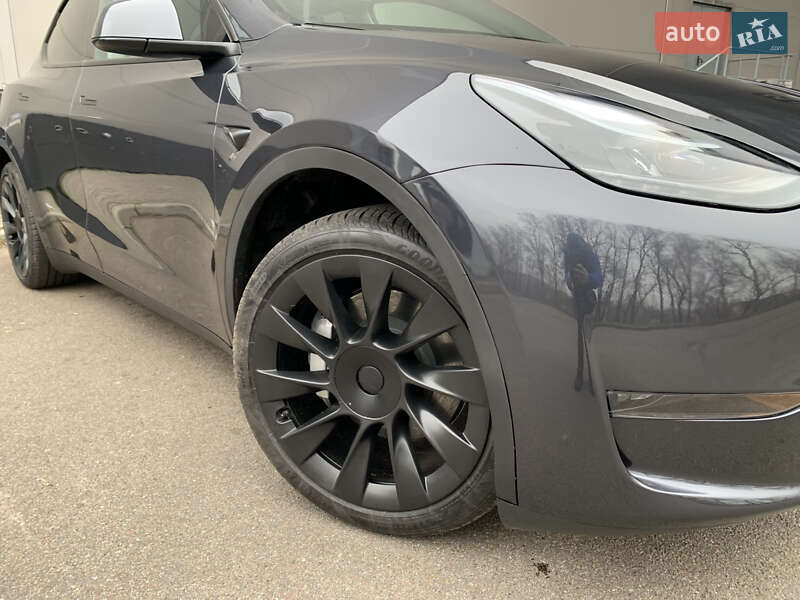 Внедорожник / Кроссовер Tesla Model Y 2024 в Киеве