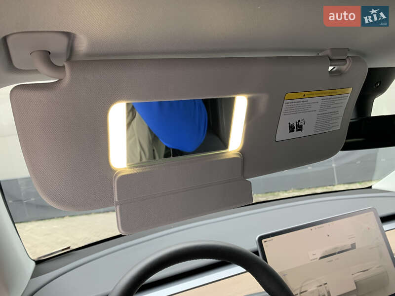 Внедорожник / Кроссовер Tesla Model Y 2024 в Киеве