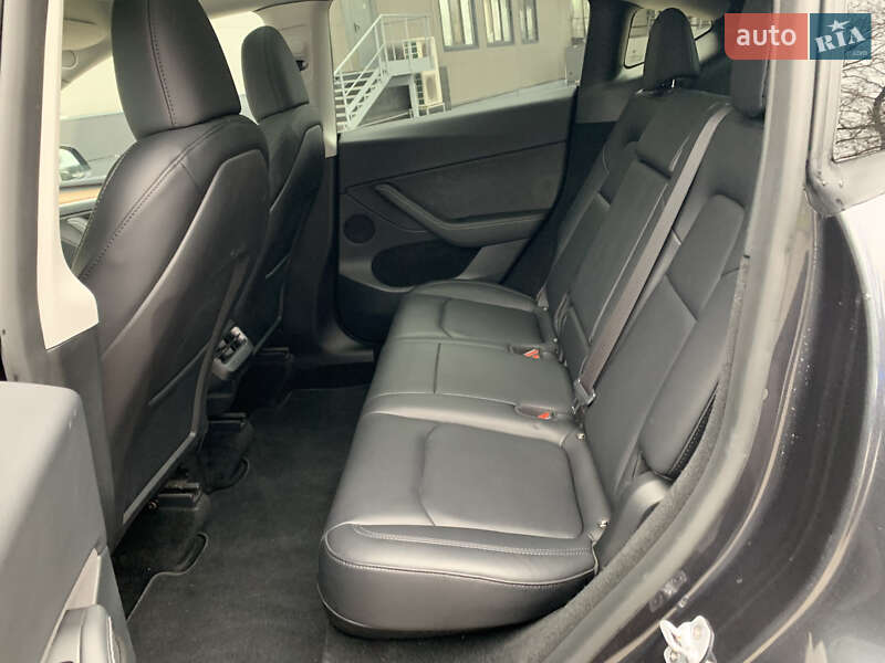 Внедорожник / Кроссовер Tesla Model Y 2024 в Киеве