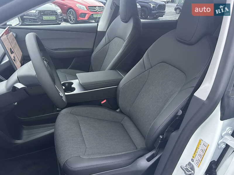 Внедорожник / Кроссовер Tesla Model Y 2025 в Киеве