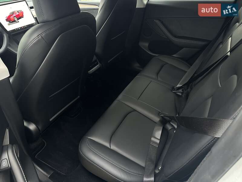 Внедорожник / Кроссовер Tesla Model Y 2023 в Львове