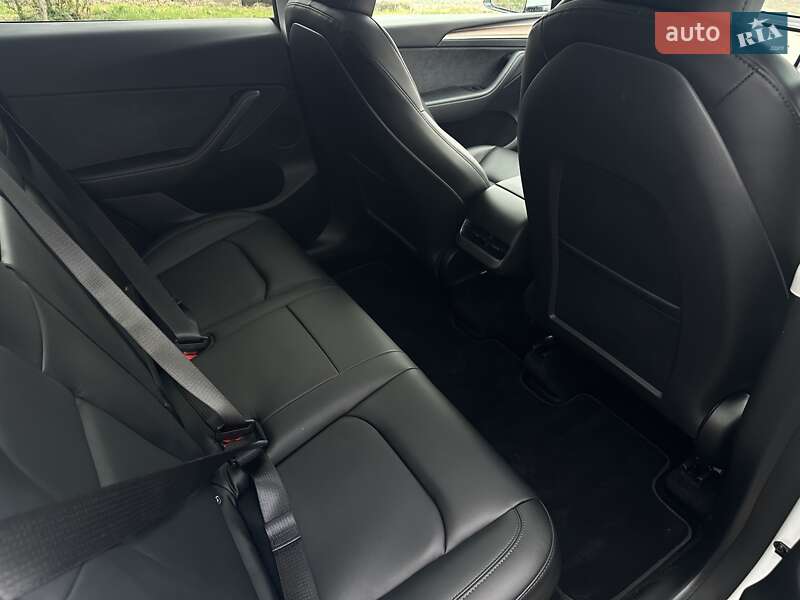 Внедорожник / Кроссовер Tesla Model Y 2023 в Львове