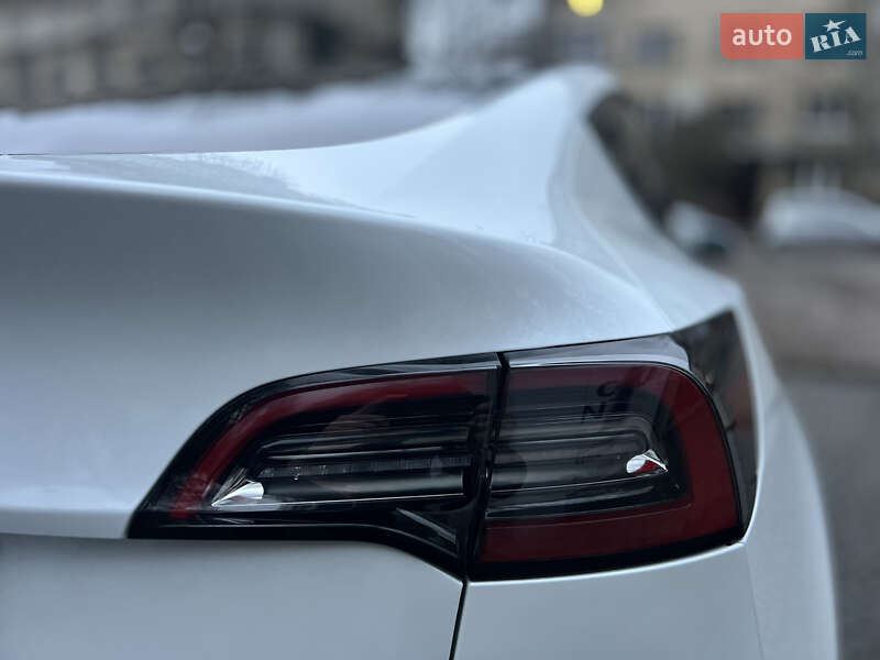 Внедорожник / Кроссовер Tesla Model Y 2024 в Львове