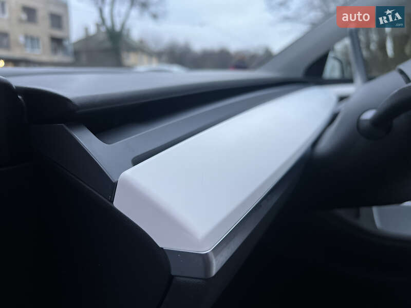 Внедорожник / Кроссовер Tesla Model Y 2024 в Львове