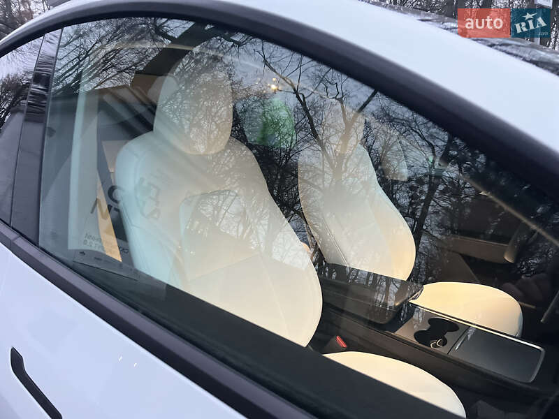 Внедорожник / Кроссовер Tesla Model Y 2024 в Львове