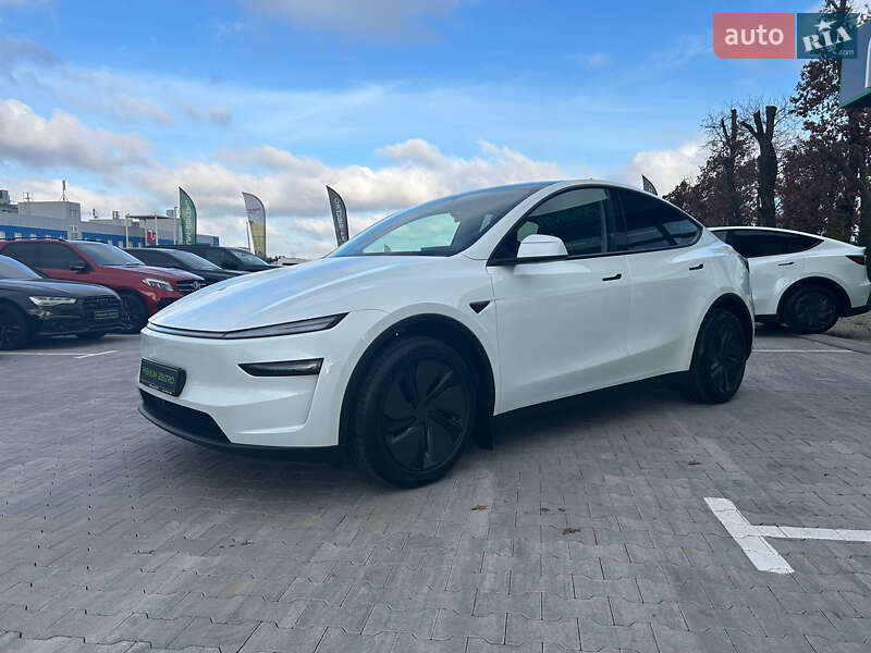Tesla Model Y 2025