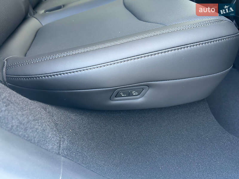 Внедорожник / Кроссовер Tesla Model Y 2025 в Киеве фото 21 Внедорожник / Кроссовер Tesla Model Y 2025 в Киеве