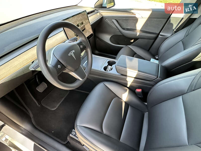 Внедорожник / Кроссовер Tesla Model Y 2022 в Киеве