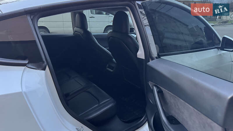 Внедорожник / Кроссовер Tesla Model Y 2020 в Луцке