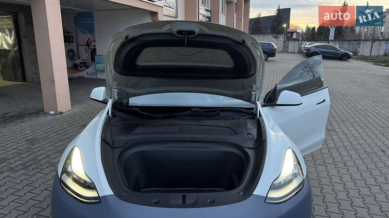 Внедорожник / Кроссовер Tesla Model Y 2020 в Луцке