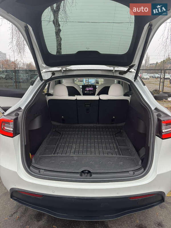 Внедорожник / Кроссовер Tesla Model Y 2022 в Киеве фото 13 Внедорожник / Кроссовер Tesla Model Y 2022 в Киеве