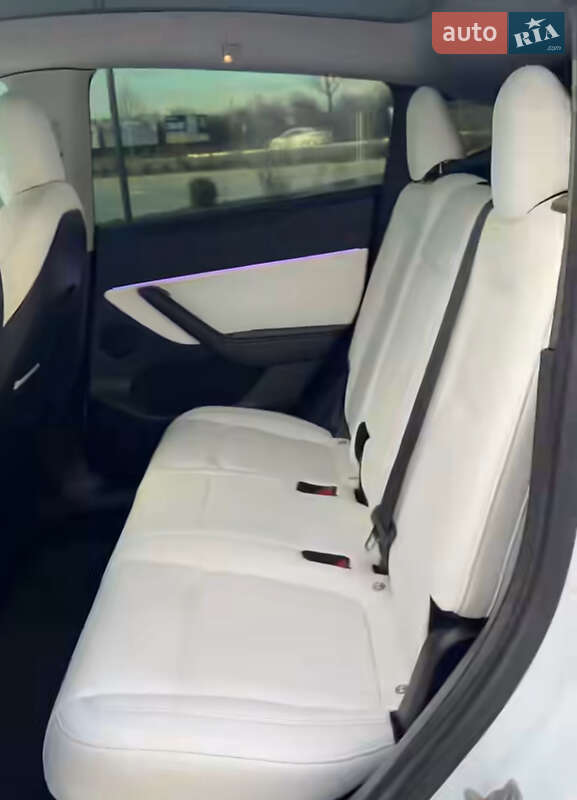 Внедорожник / Кроссовер Tesla Model Y 2021 в Ужгороде