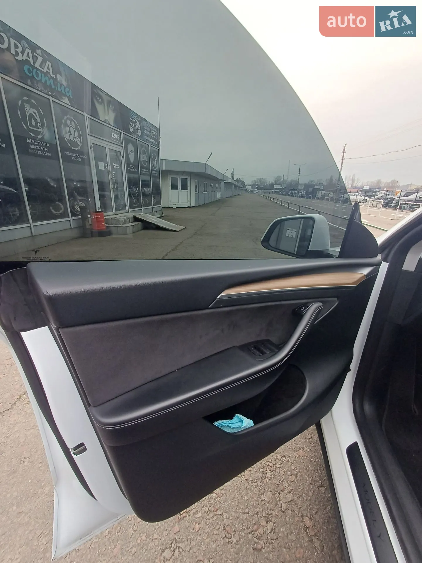 2022 Tesla Model Y - мініатюра 3