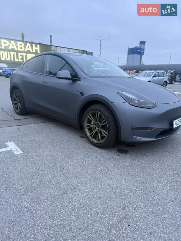 Внедорожник / Кроссовер Tesla Model Y 2022 в Киеве