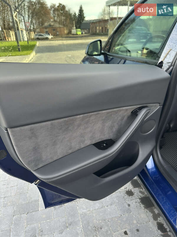 Внедорожник / Кроссовер Tesla Model Y 2020 в Лубнах