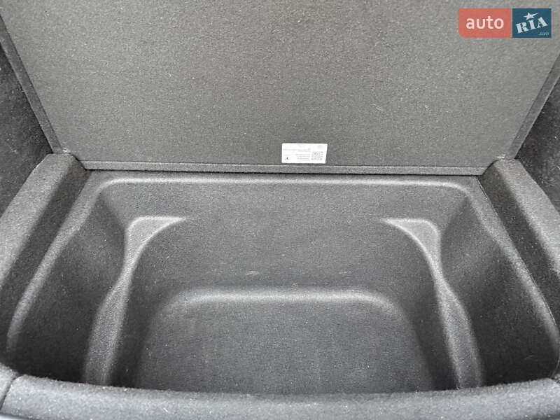 Внедорожник / Кроссовер Tesla Model Y 2023 в Львове