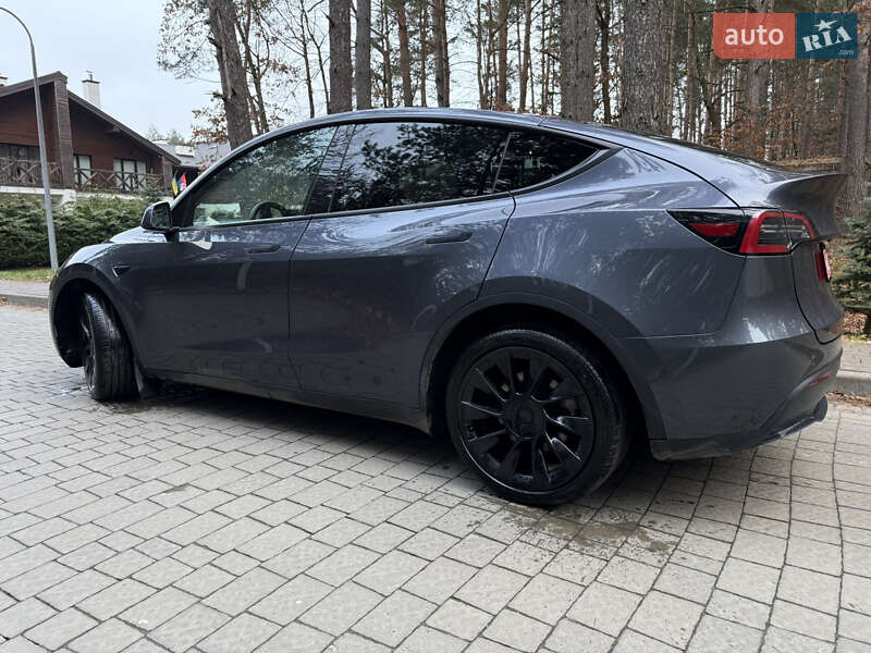 Внедорожник / Кроссовер Tesla Model Y 2023 в Львове