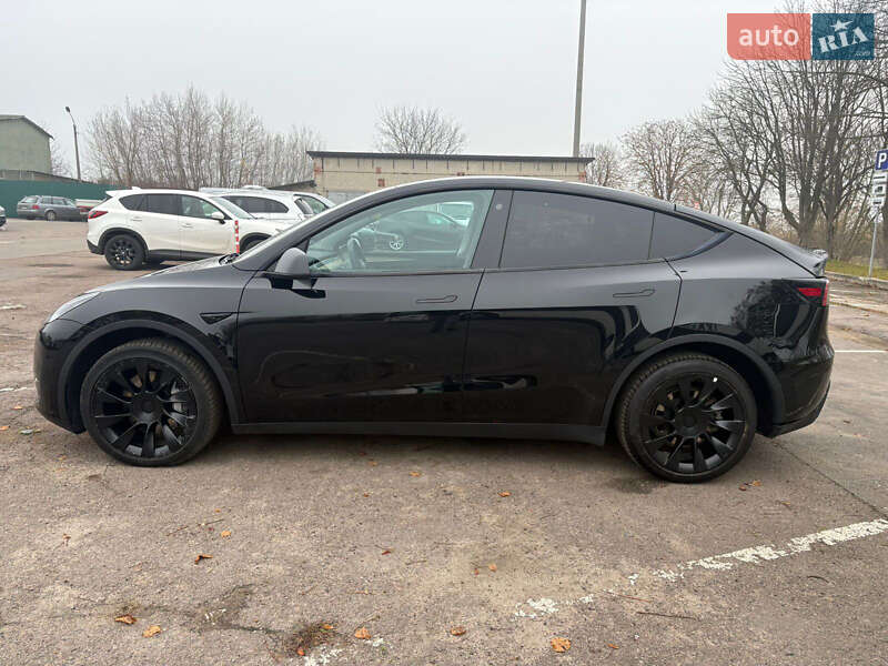 Внедорожник / Кроссовер Tesla Model Y 2023 в Ровно