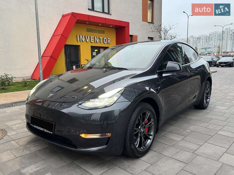 Внедорожник / Кроссовер Tesla Model Y 2024 в Киеве