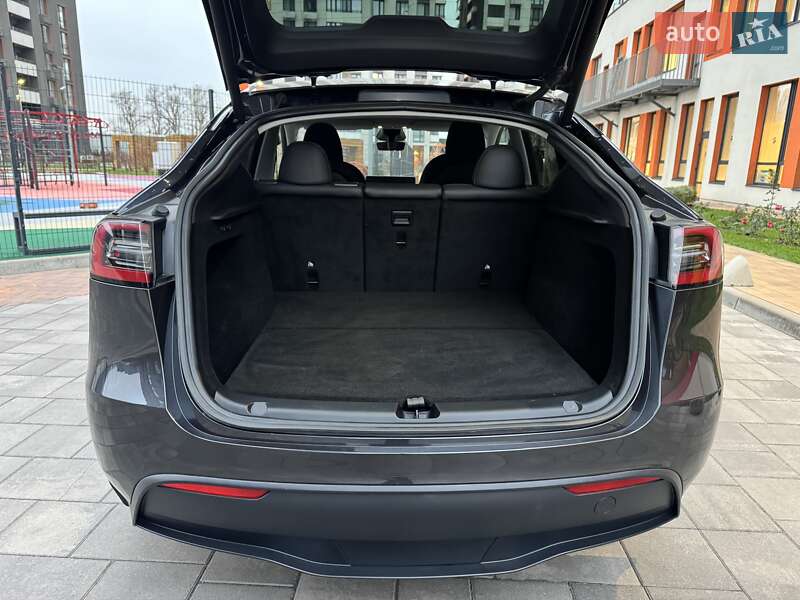 Внедорожник / Кроссовер Tesla Model Y 2024 в Киеве