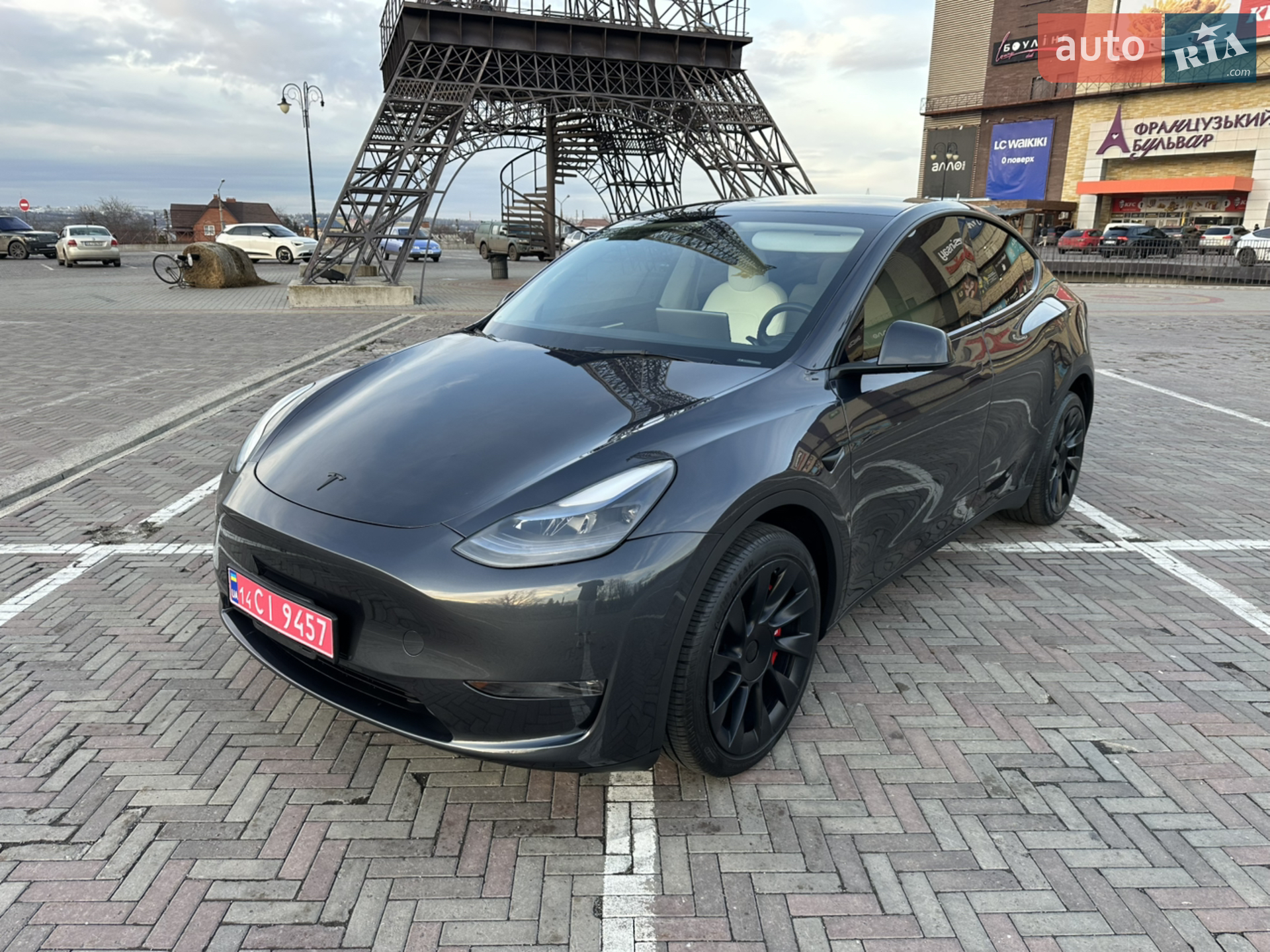 2024 Tesla Model Y - мініатюра 4