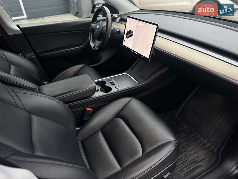 Внедорожник / Кроссовер Tesla Model Y 2021 в Житомире
