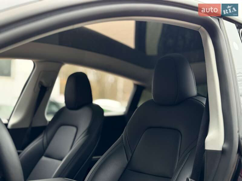 Внедорожник / Кроссовер Tesla Model Y 2024 в Киеве