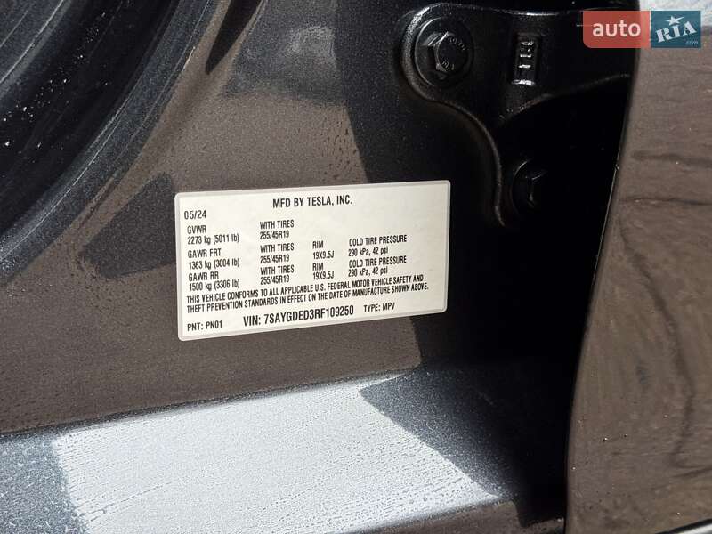 Внедорожник / Кроссовер Tesla Model Y 2024 в Киеве