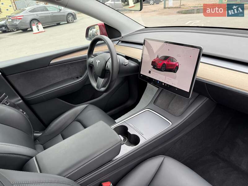 Внедорожник / Кроссовер Tesla Model Y 2024 в Киеве