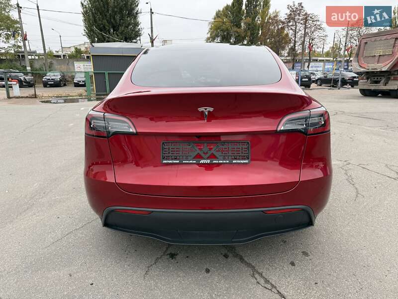 Внедорожник / Кроссовер Tesla Model Y 2024 в Киеве