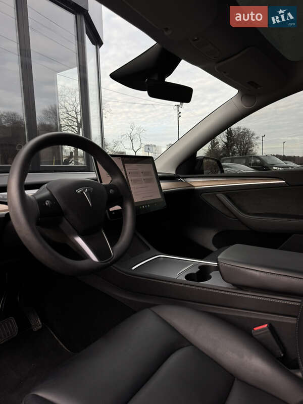 Внедорожник / Кроссовер Tesla Model Y 2024 в Львове