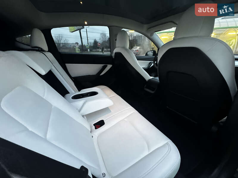 Внедорожник / Кроссовер Tesla Model Y 2022 в Киеве