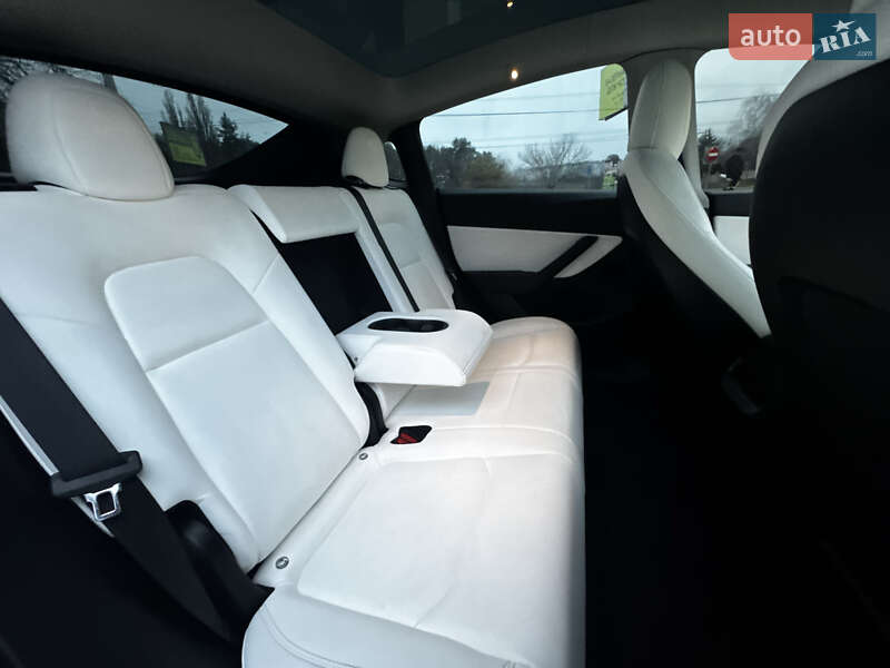 Внедорожник / Кроссовер Tesla Model Y 2022 в Киеве